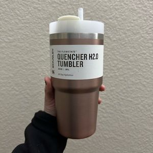 NWT Stanley Quencher H2.0 Tumbler 20 oz - Rose Quartz Glow